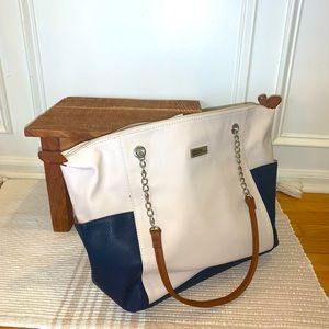 Stone Mountain Tote with Portable Charger
